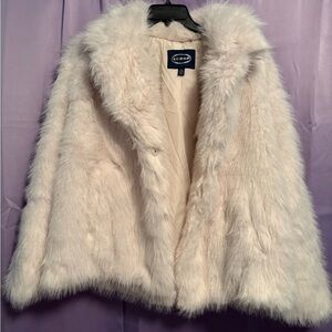 Luxurious Women's Teddy Jacket - Cream